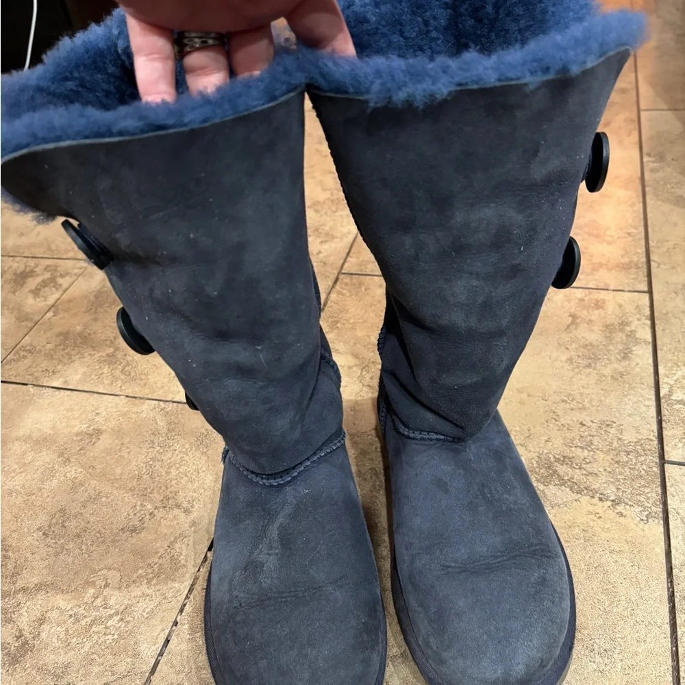 UGG Bailey Button Triplet II - Navy Blue - Size 7 (women)